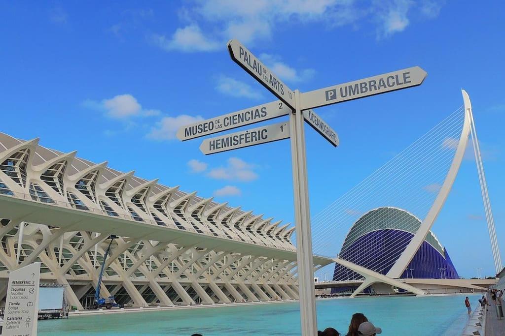 Valencia Las Artes Y Ciencias + Garaje + Netflix Екстер'єр фото